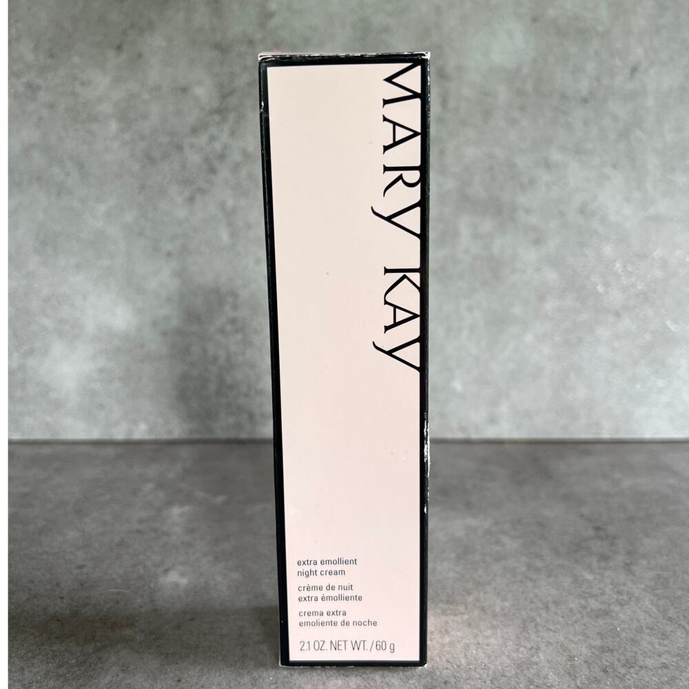 Mary Kay Extra Emollient Night Cream Dry Skin NEW In Box 2.1oz replenishing